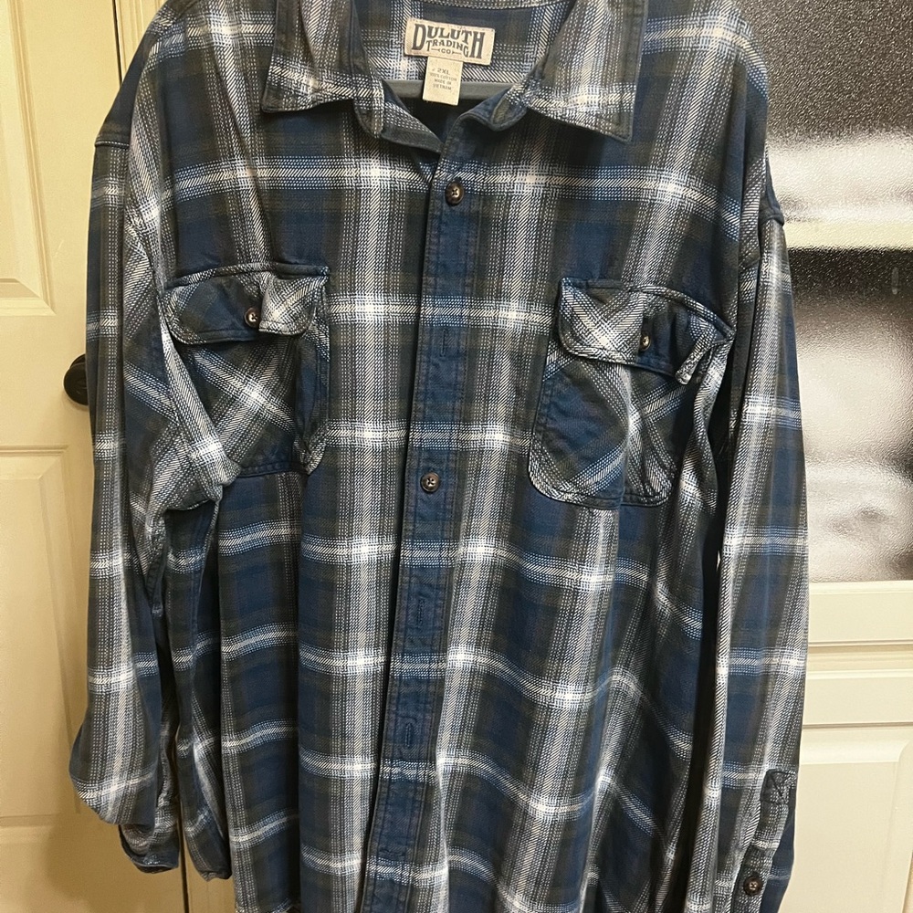 Duluth Trading Co Blue and White Casual Button Down Shirt